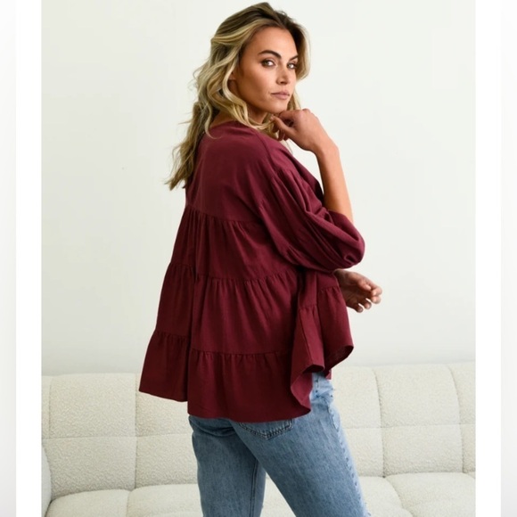Women's Chic Burgundy Blouse - Picture 4 of 15